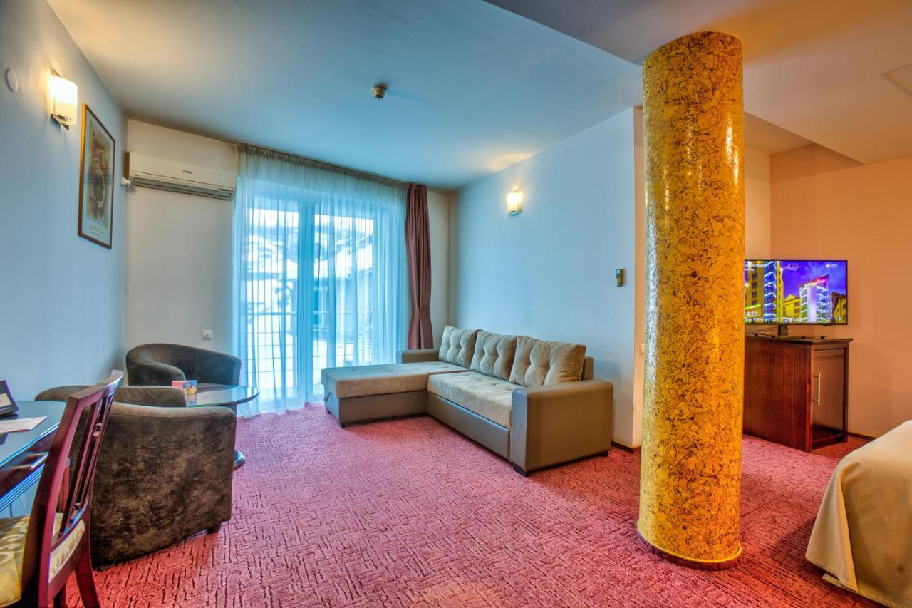 Hotel Ambient 4*